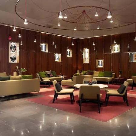 Elite Plaza Hotel 4*